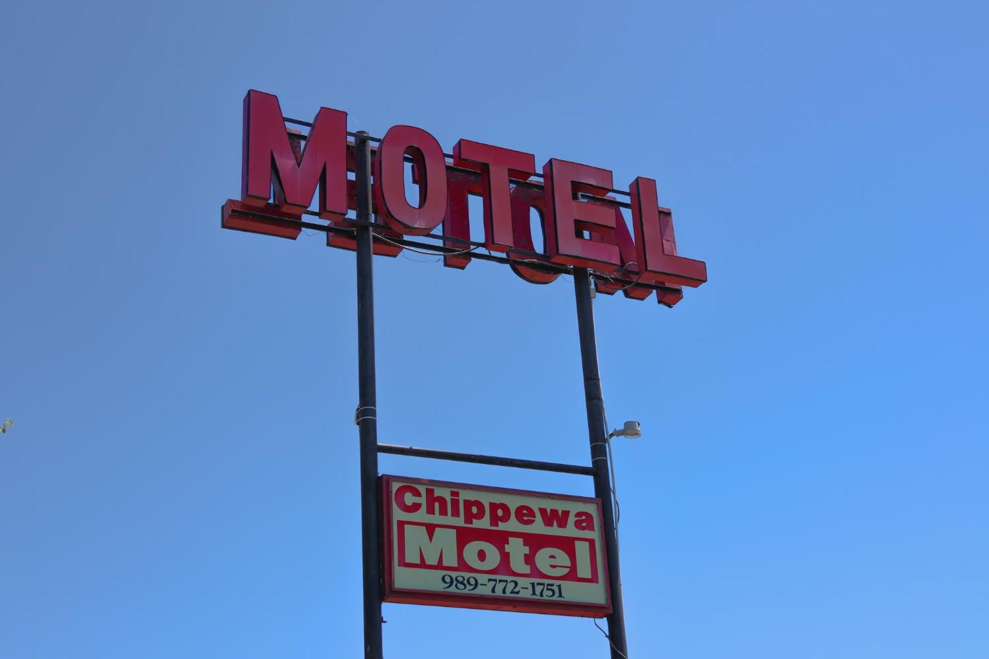 Chippewa Motel Маунт-Плезант Экстерьер фото